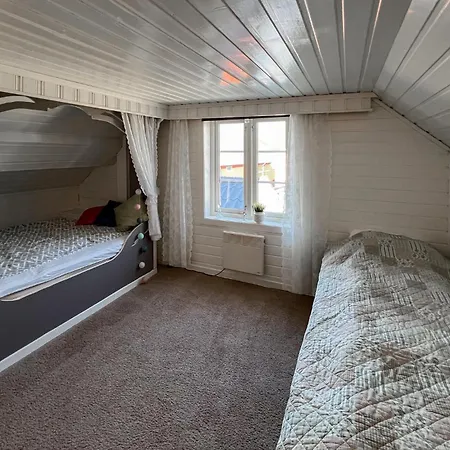 2 Bedroom Lovely In
